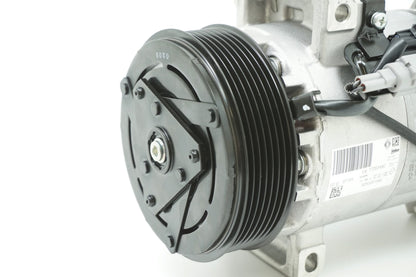 Pièce d'origine Compresseur de climatisation pour Renault Clio IV Captur I 926008014R