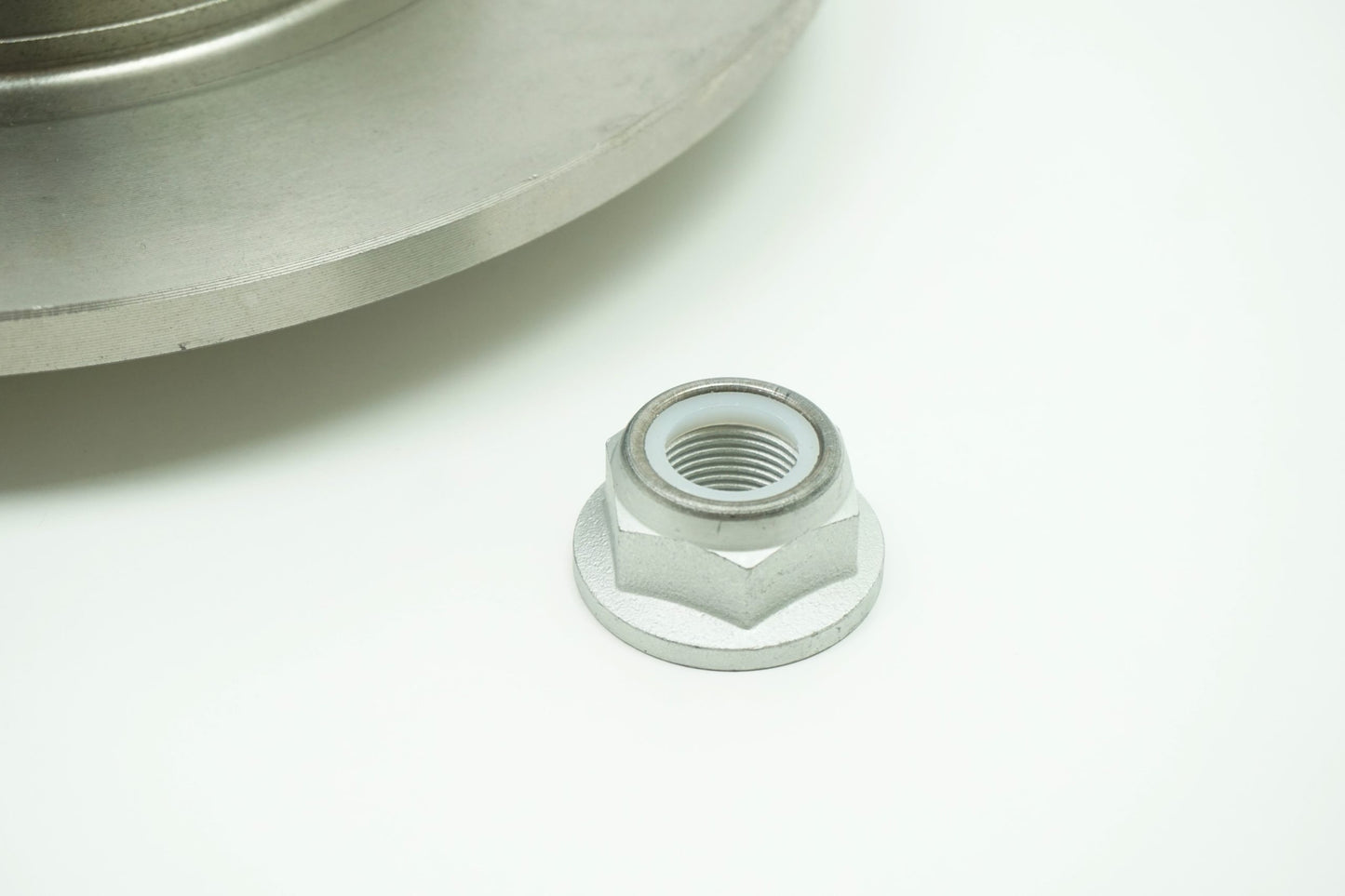 Pièce d'origine Disque de frein arrière pour Renault Megane Scenic II 8660003911