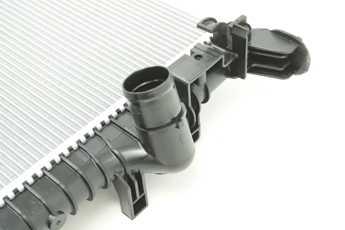 Pièce d'origine Radiateur moteur pour Renault Blue 1.7 214109860R