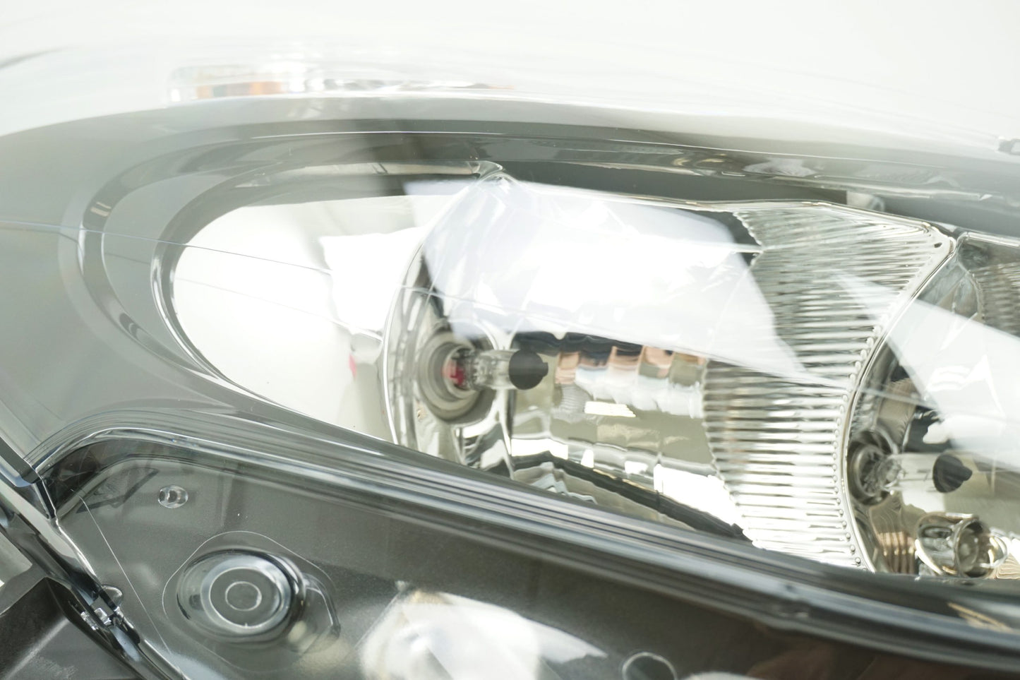 Pièce d'origine Phare droit pour Renault Clio III 260103856R