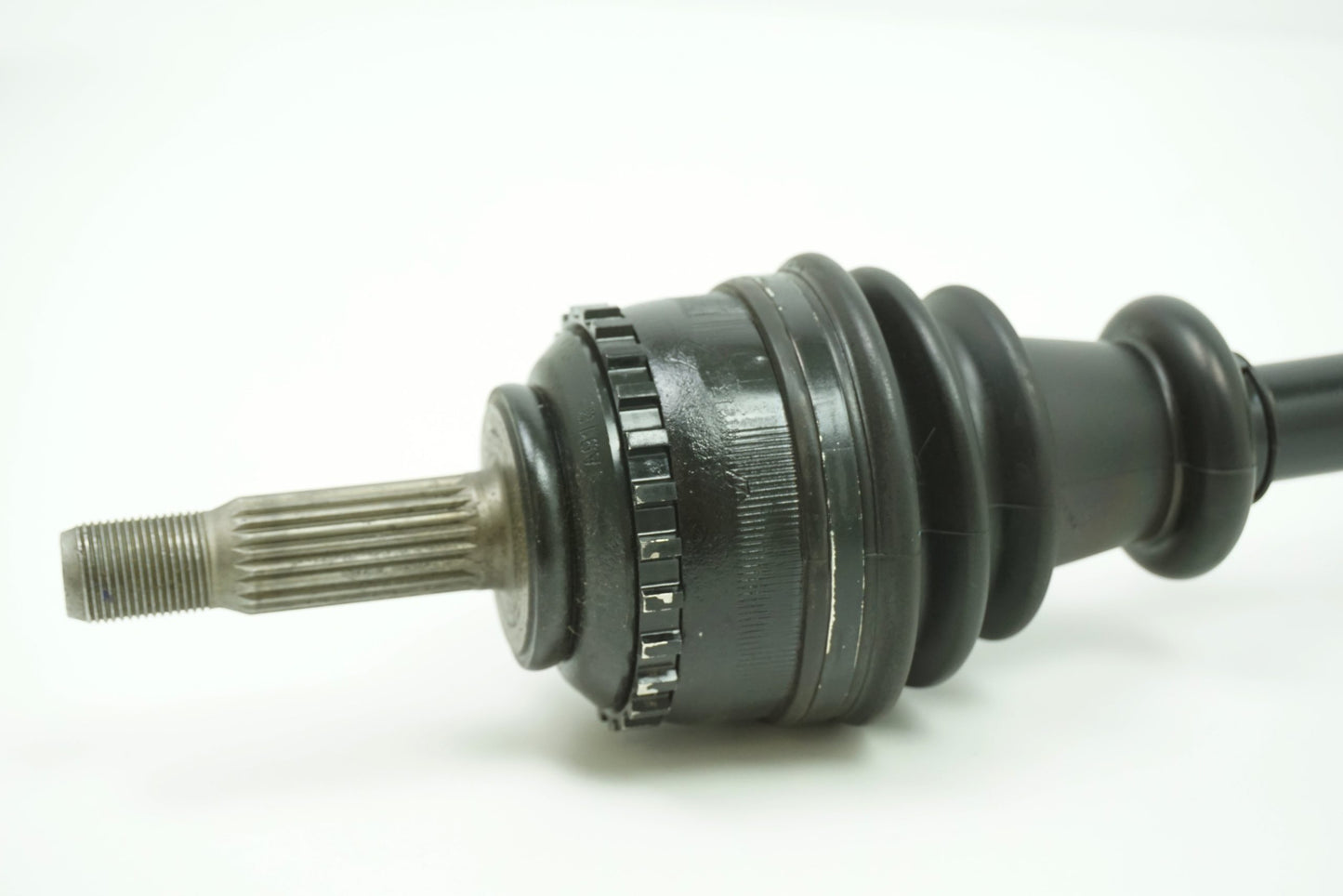 Pièce d'origine Cardan avant gauche pour Renault Clio II 7701352881