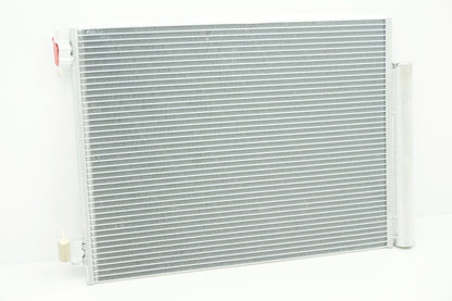 Pièce d'origine Condenseur de climatisation pour Renault Clio IV Captur 821006843R