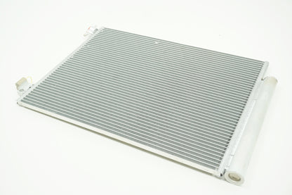 Pièce d'origine Condenseur de climatisation pour Renault Clio IV Captur 821006843R