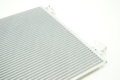 Pièce d'origine Condenseur de climatisation pour Renault Clio IV Captur 821006843R