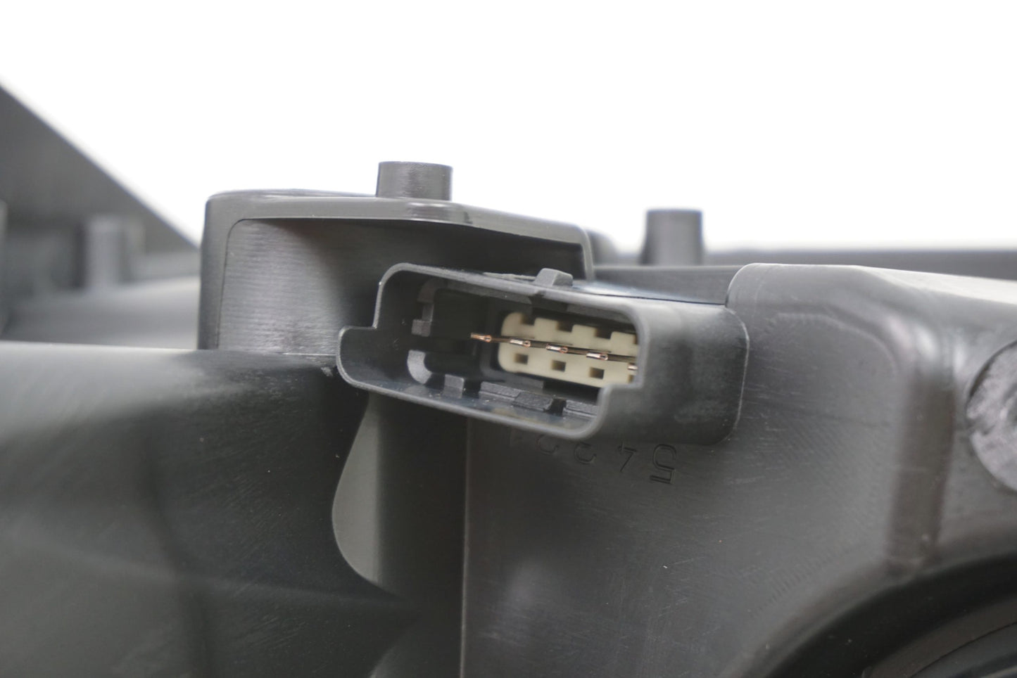 Pièce d'origine Phare droit pour Renault Scenic II restylé 7701071368