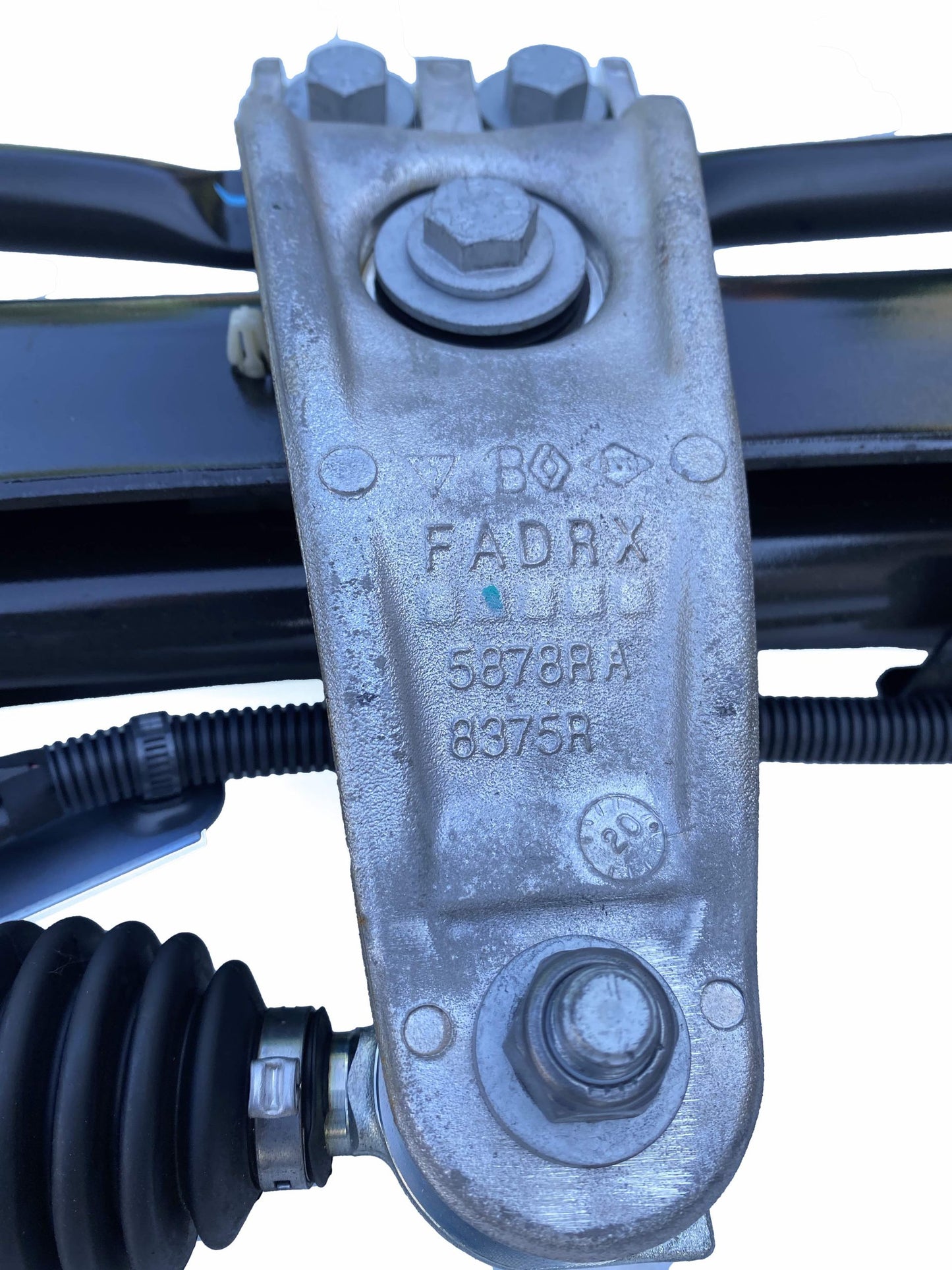 Pièce d'origine Traverse arrière essieu semi-rigide pour Renault Megane IV RS 551108428R