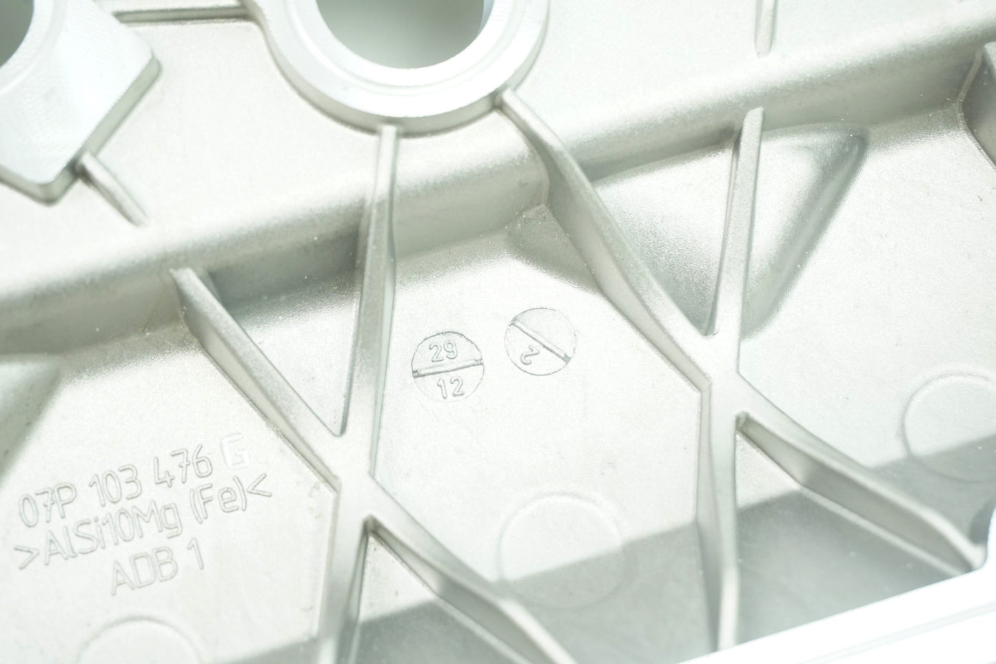 Pièce d'origine Couvre-culasse pour Audi A8 07P103476G