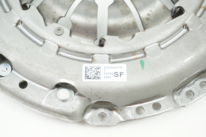 Pièce d'origine Kit d'embrayage pour Renault Dacia 302054477R 301010007R