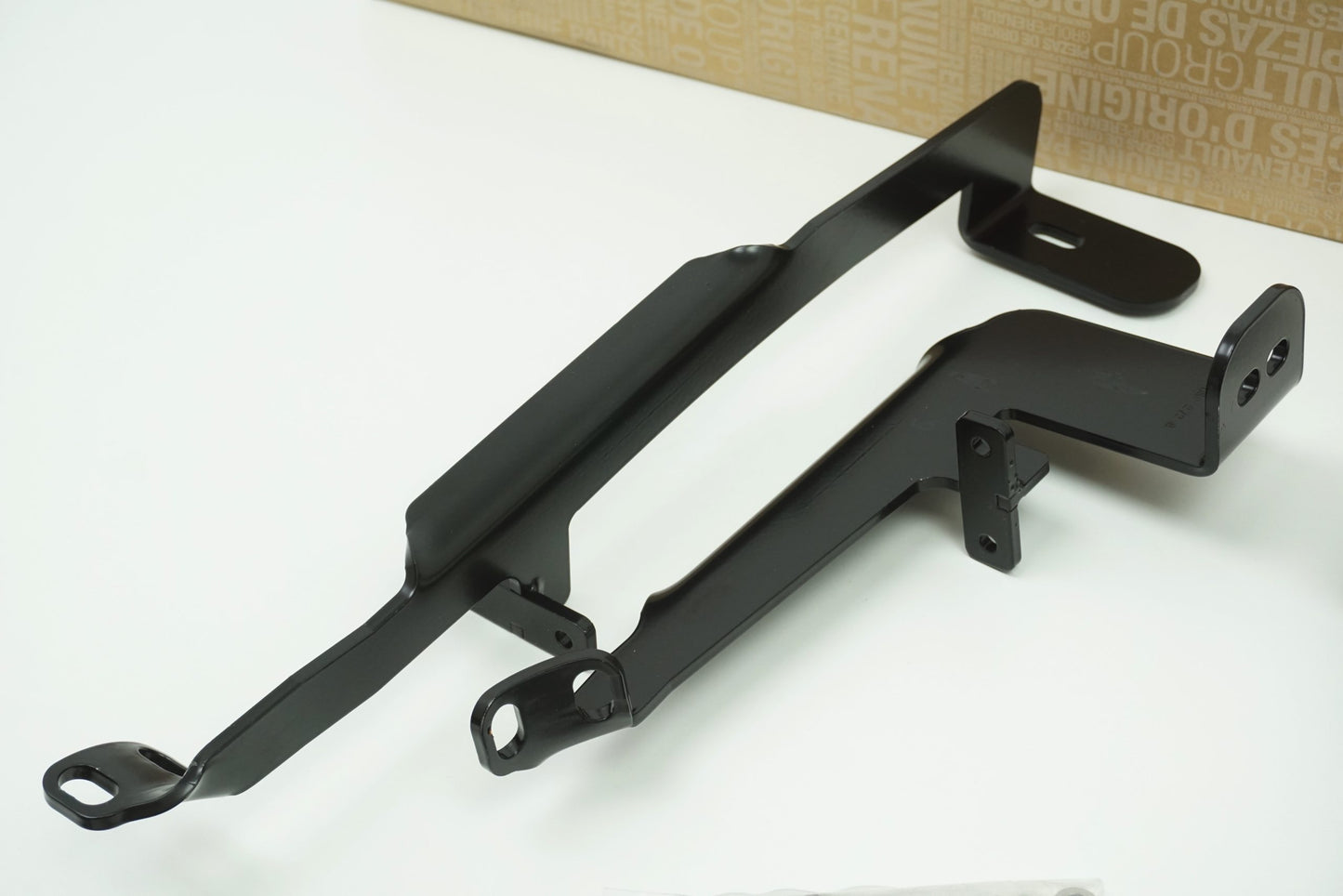 Pièce d'origine Fixation de tubes de protection latéraux pour Dacia Duster 8201480524