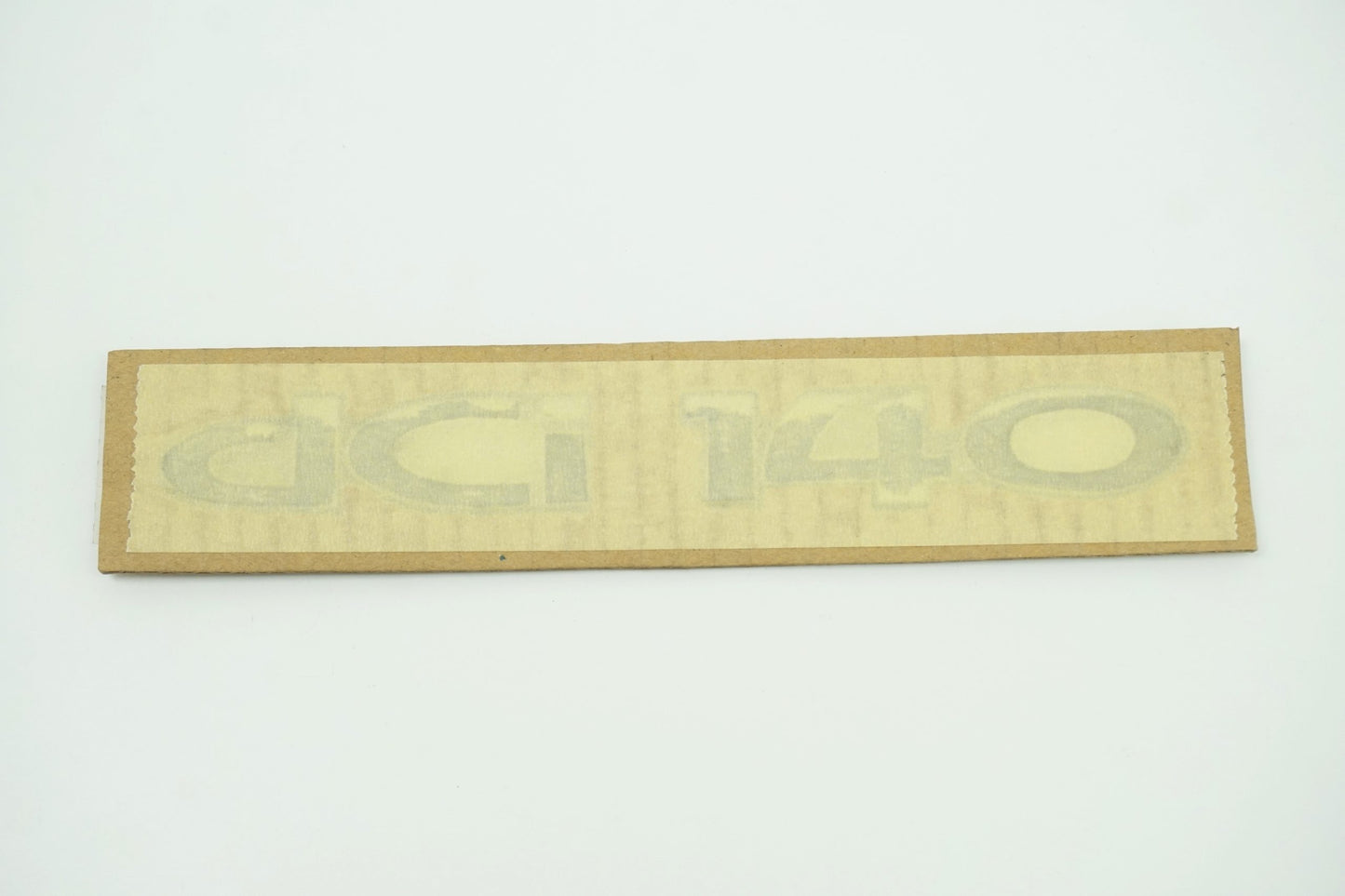 Pièce d'origine Emblème Logo DCI 140 pour Renault Trafic III S12201