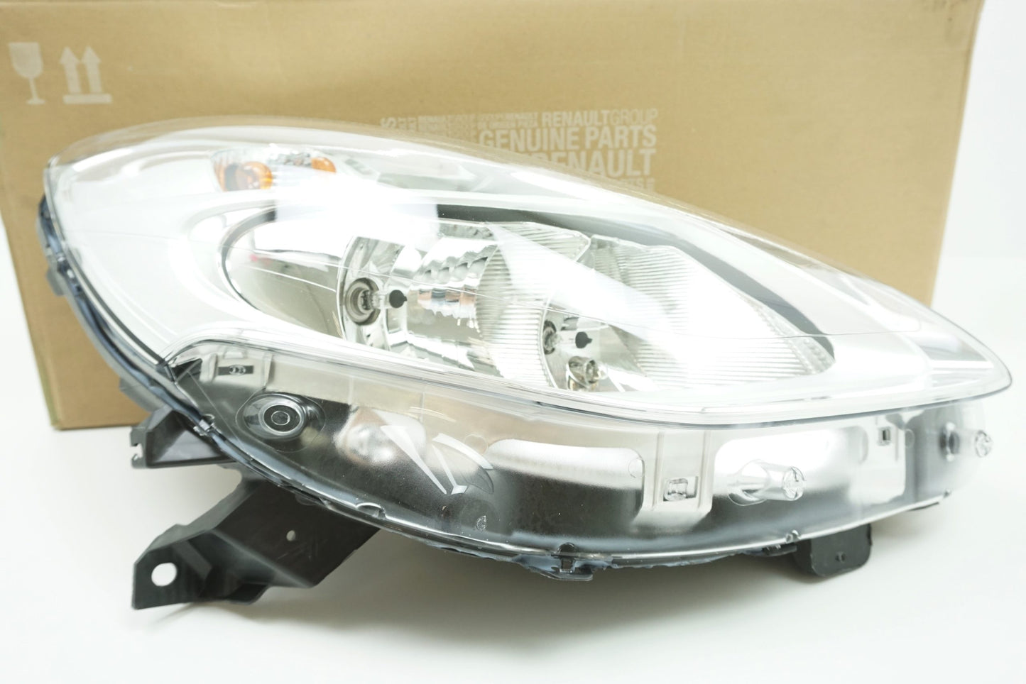 Pièce d'origine Phare droit pour Renault Clio III 260104392R