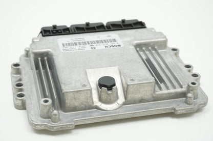 Pièce d'origine Calculateur moteur ECU 2.0 DCI pour Renault Trafic II 8200935115