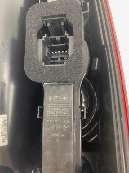 Pièce d'origine Feu arrière gauche pour Renault Espace IV 8200394722