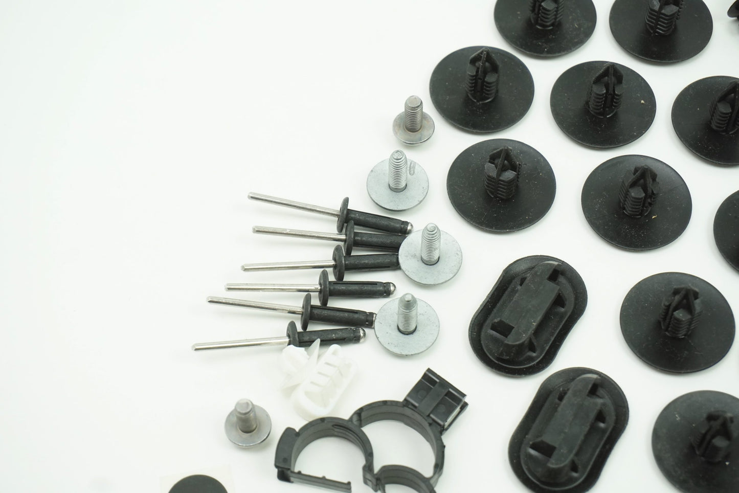 Pièce d'origine Kit de réparation clips pour Renault Kangoo II 600380633R
