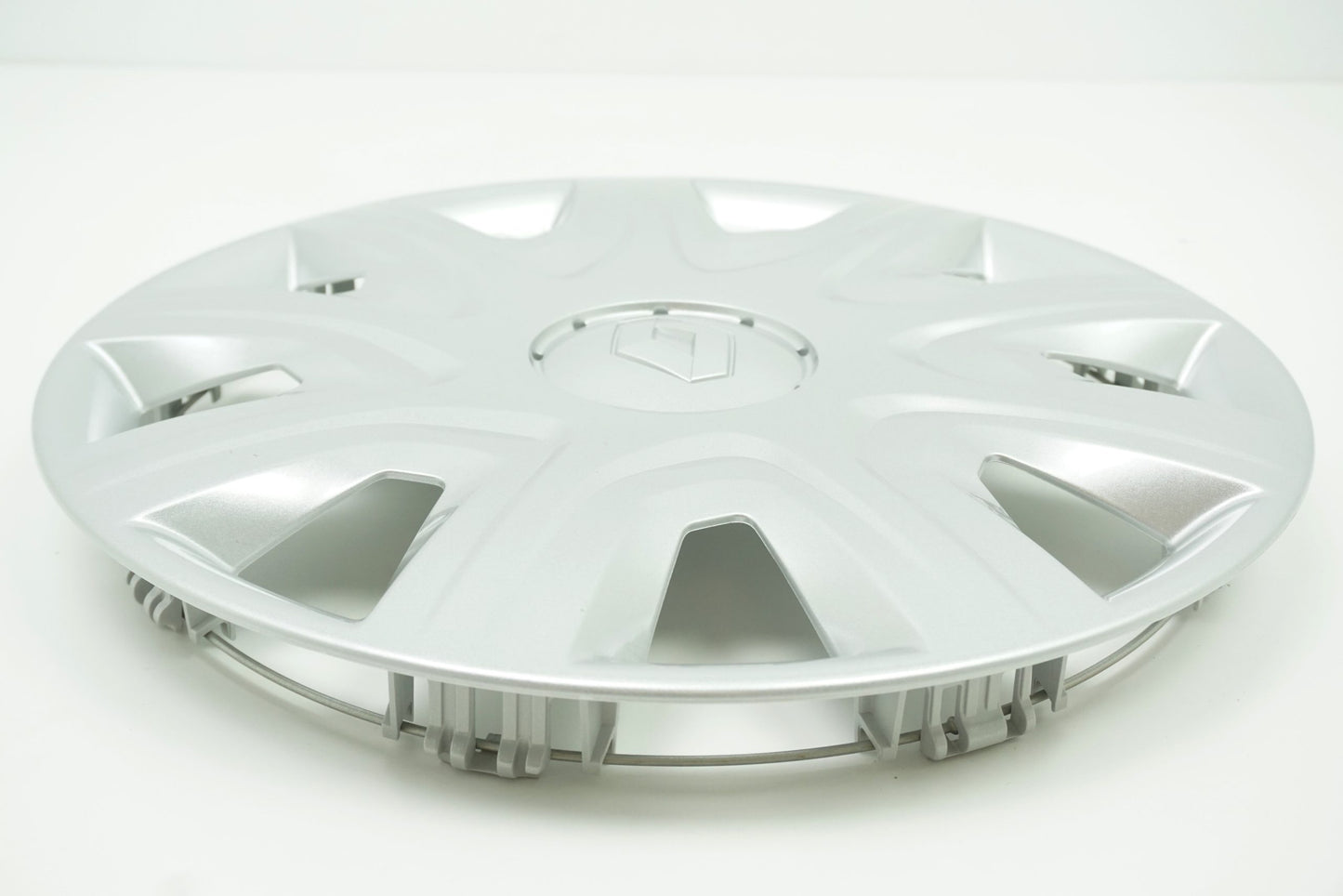 Nouveau enjoliveur 15 pouces pour Renault 8200104591
