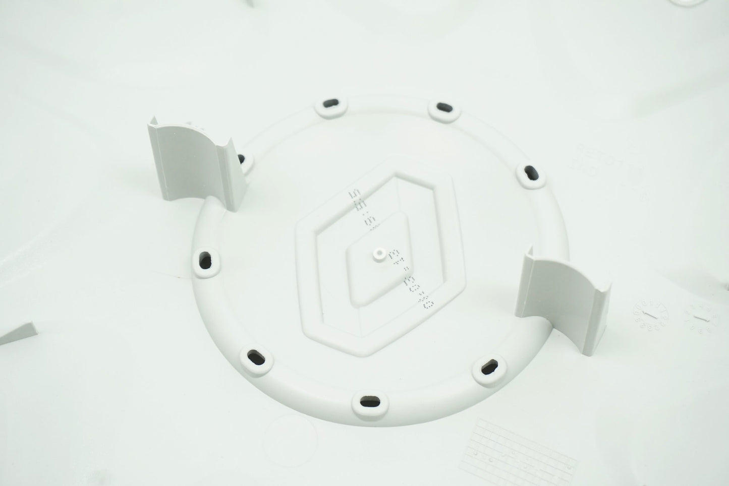 Nouveau enjoliveur 15 pouces pour Renault 8200104591
