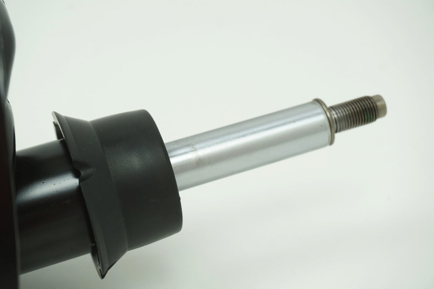 Pare-chocs avant links pour Renault Clio IV 620257150R