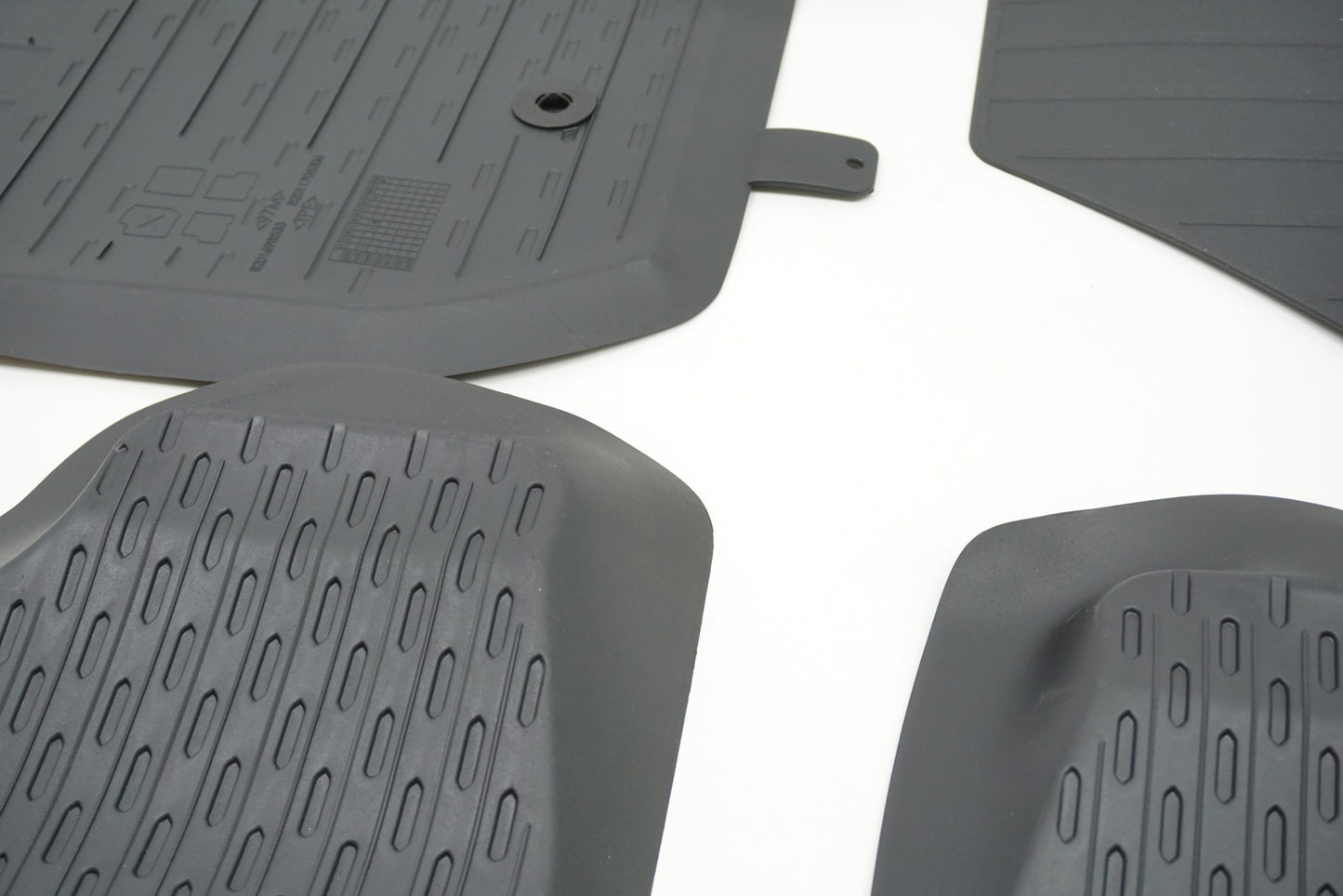 Tapis en caoutchouc pour Dacia Duster 8201402830