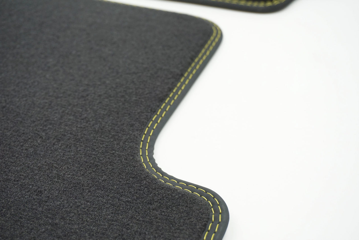 Tapis de sol en velours Sport pour Renault Clio IV 7711427008