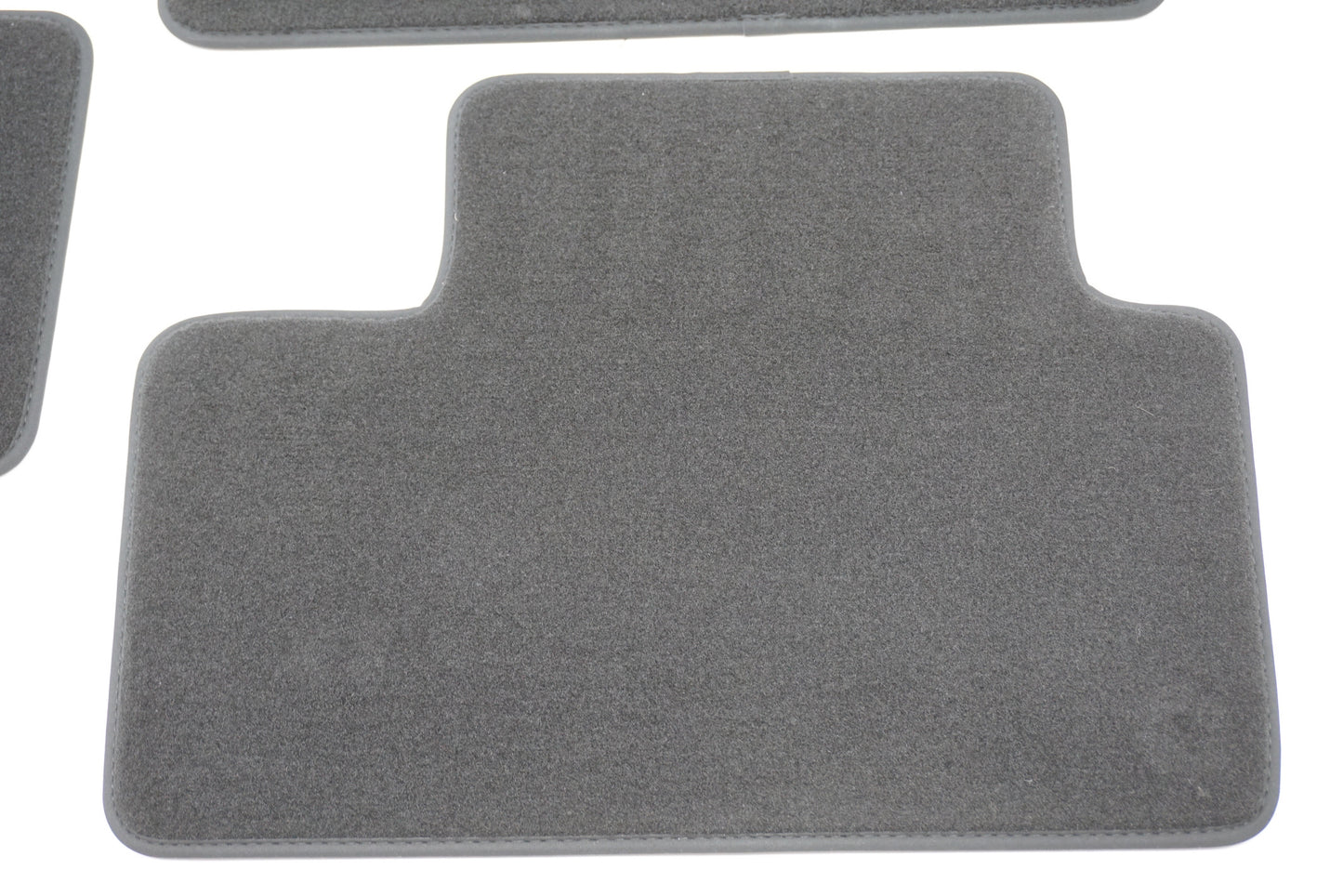 Tapis de sol en velours pour Renault Captur II 8201721343