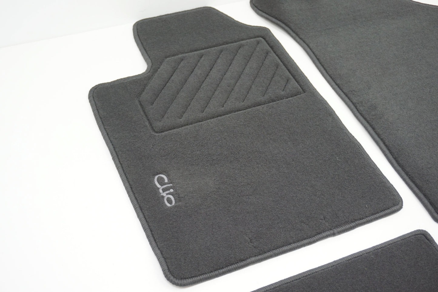 Tapis de sol en velours pour Renault Clio IV 7711574911