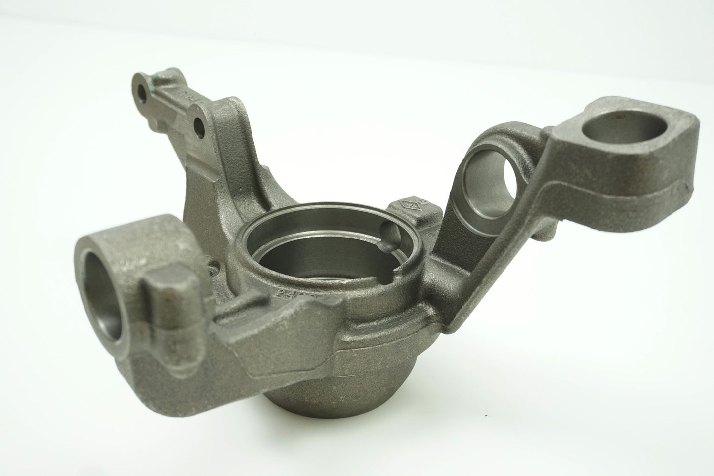 Fusée d'essieu et moyeu de roue arrière gauche pour Dacia Duster 4x4 430198425R