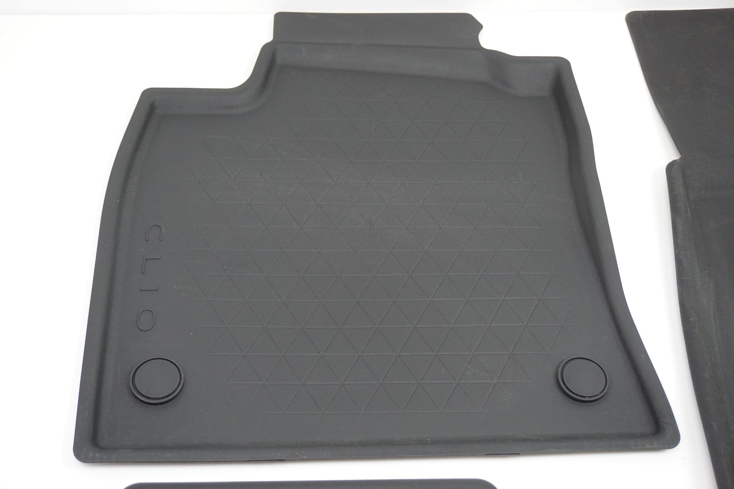 Tapis en caoutchouc pour Renault Clio IV 8201370528