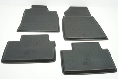 Tapis en caoutchouc pour Renault Clio IV 8201370528