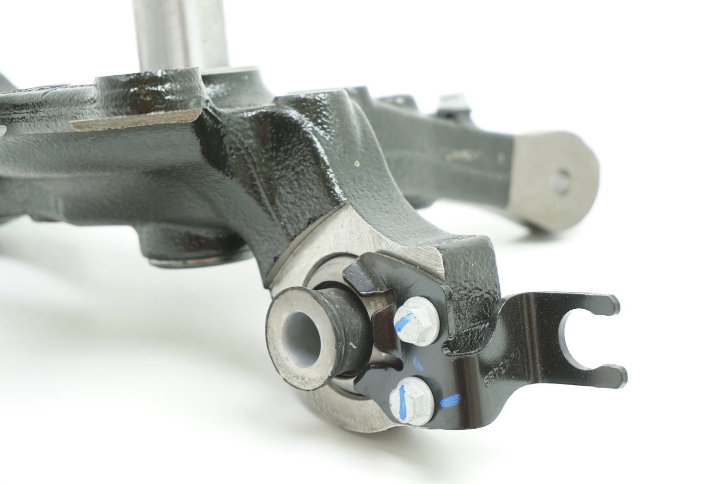 Pièce d'origine Fusée de roue arrière gauche pour Renault Espace V 430192902R