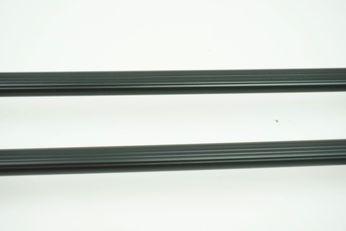 Pièce d'origine Barres de toit transversales pour Dacia Logan 6001998209