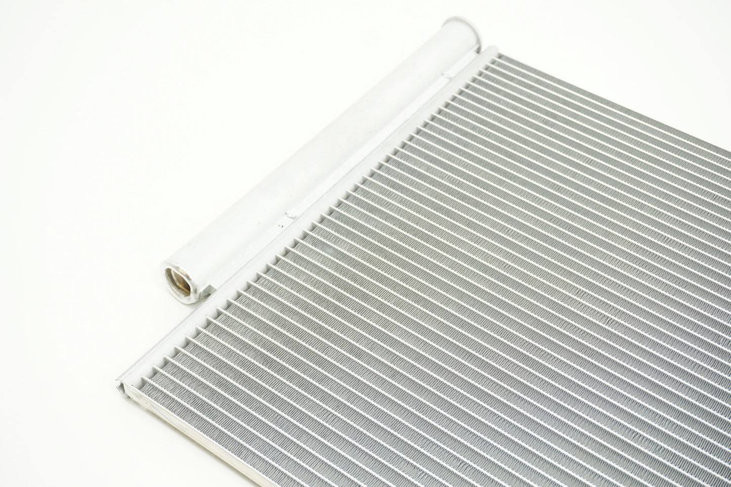 Pièce d'origine Condenseur de climatisation pour Renault Clio IV Captur 921006843R