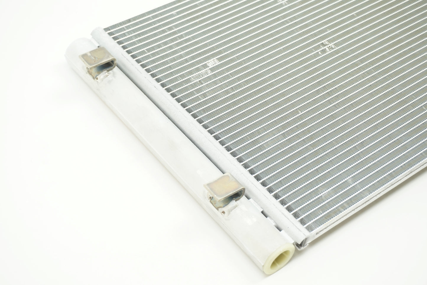 Pièce d'origine Condenseur de climatisation pour Renault Master III 921007845R
