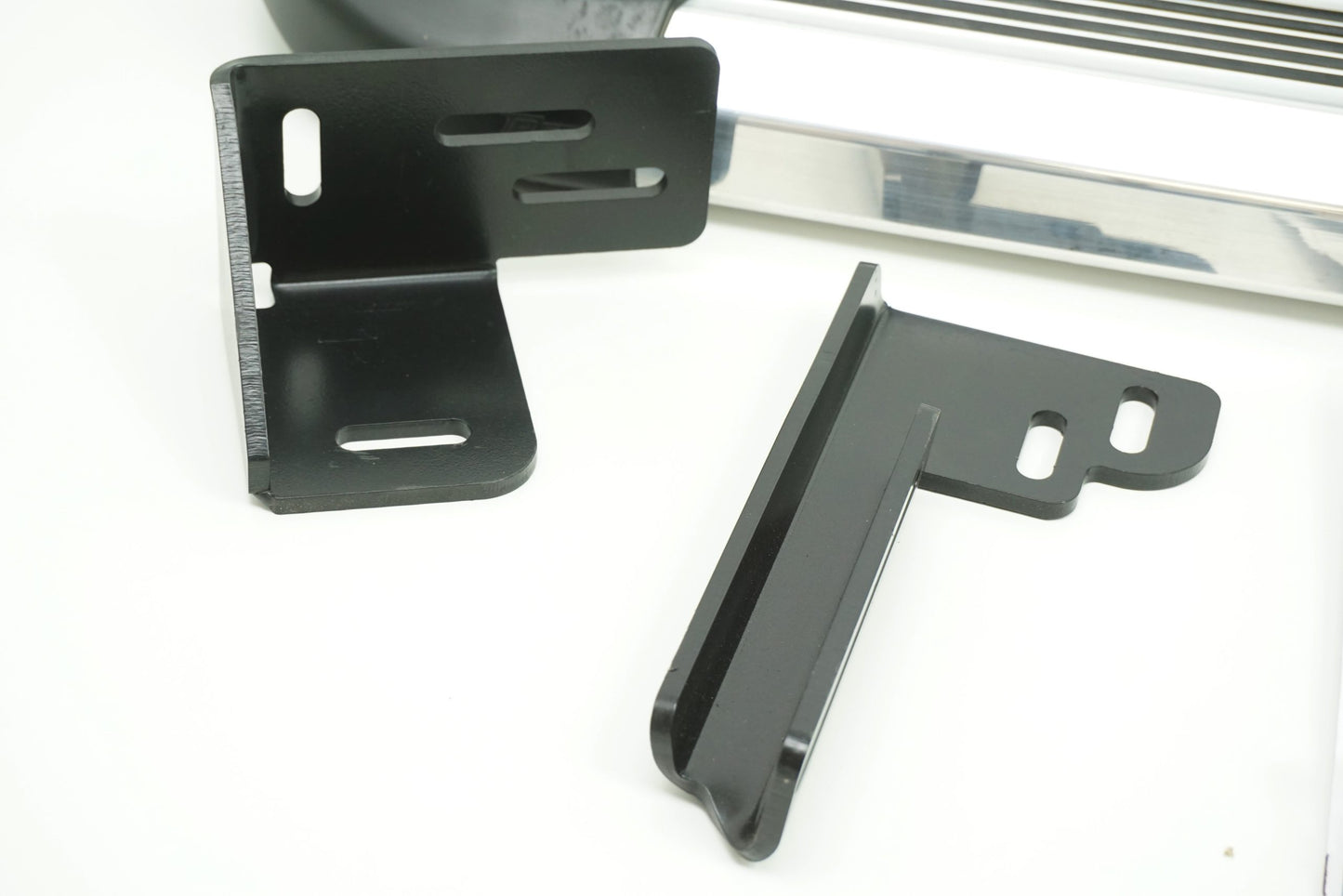 Pièce d'origine Marchepied de bas de caisse chromé pour Renault Master III 7702271456