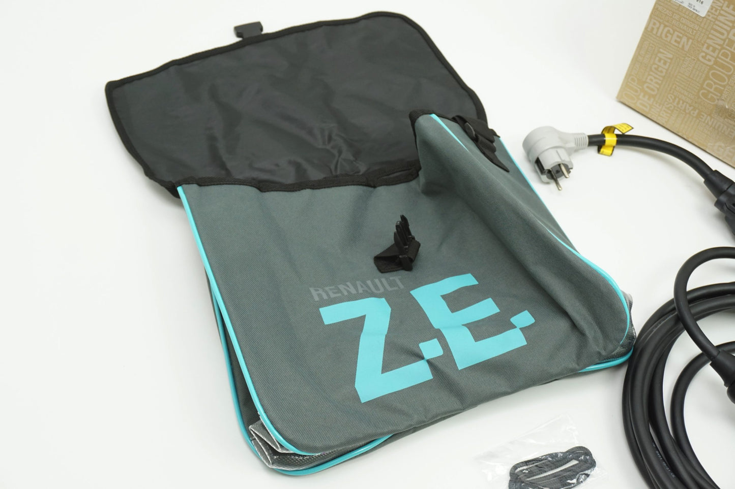 Pièce d'origine Chargeur 8A pour Renault Zoe Z.E. 8201721816