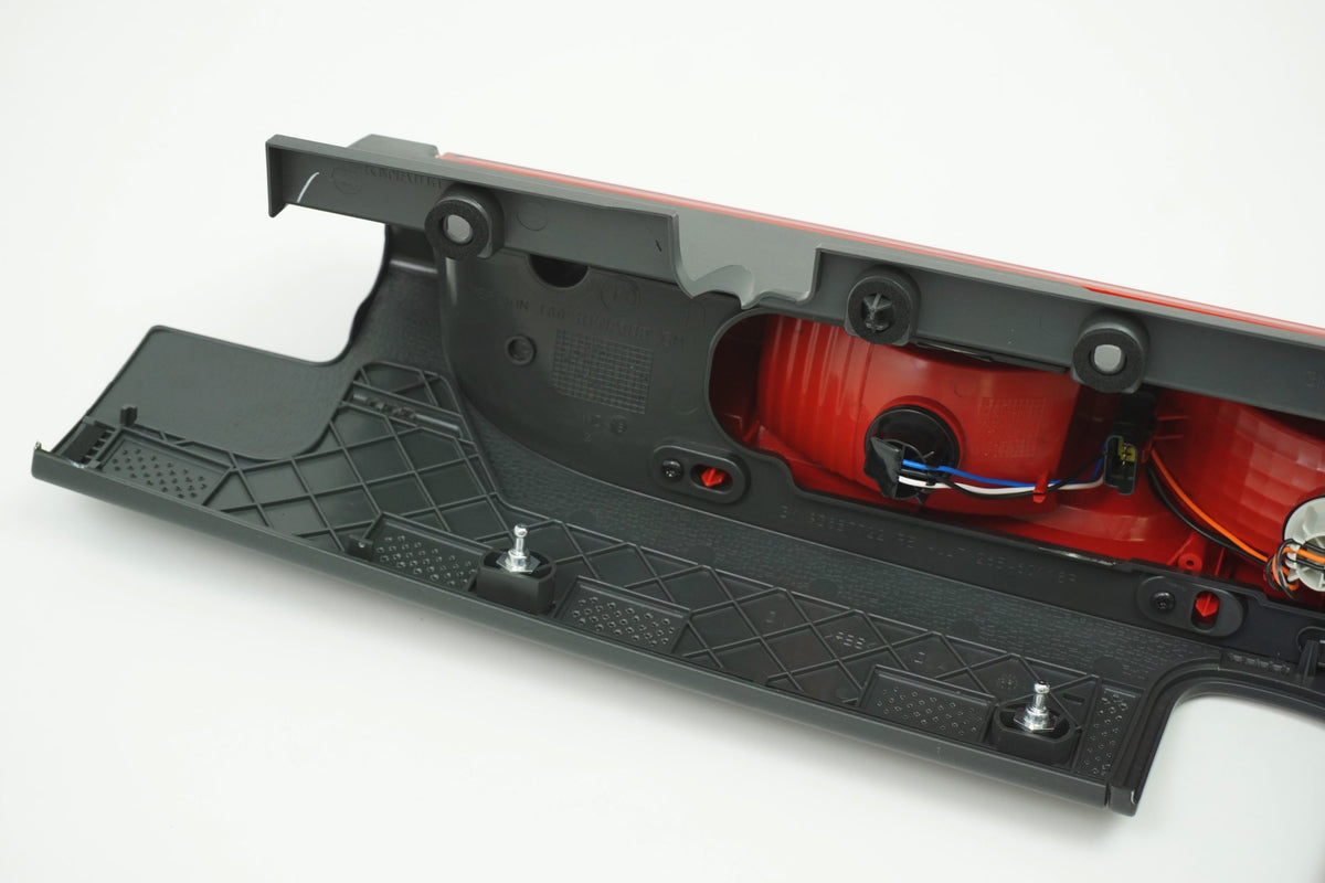 Pièce d'origine Feu arrière droit pour Renault Trafic II 265A60118R