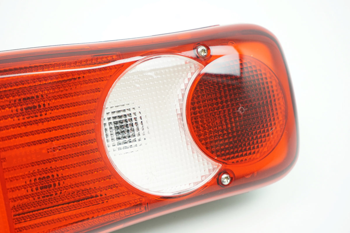 Pièce d'origine Feu arrière droit pour Renault Master châssis-cabine 265500292R