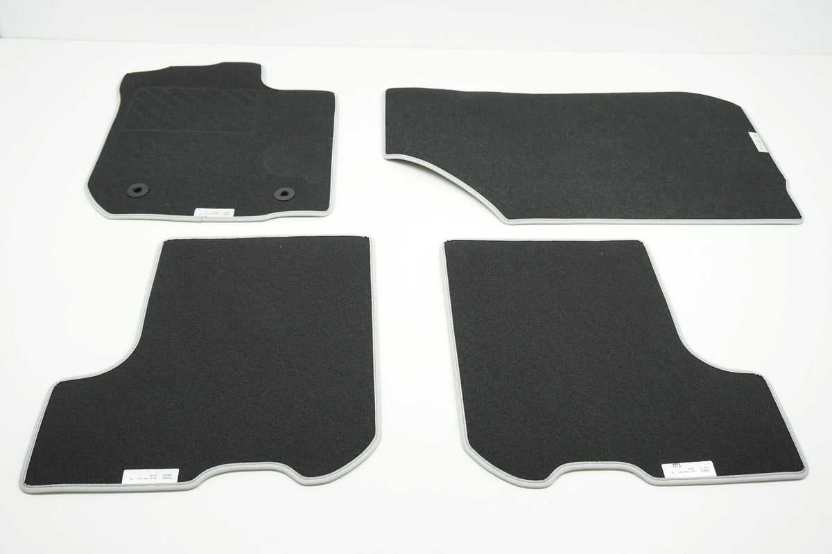 Pièce d'origine Tapis de sol en velours pour Dacia Sandero II 8201481336