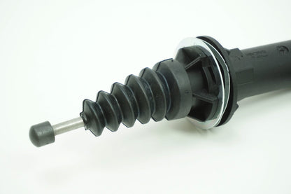 Pièce d'origine Cylindre émetteur d'embrayage pour Renault Master III 306202804R