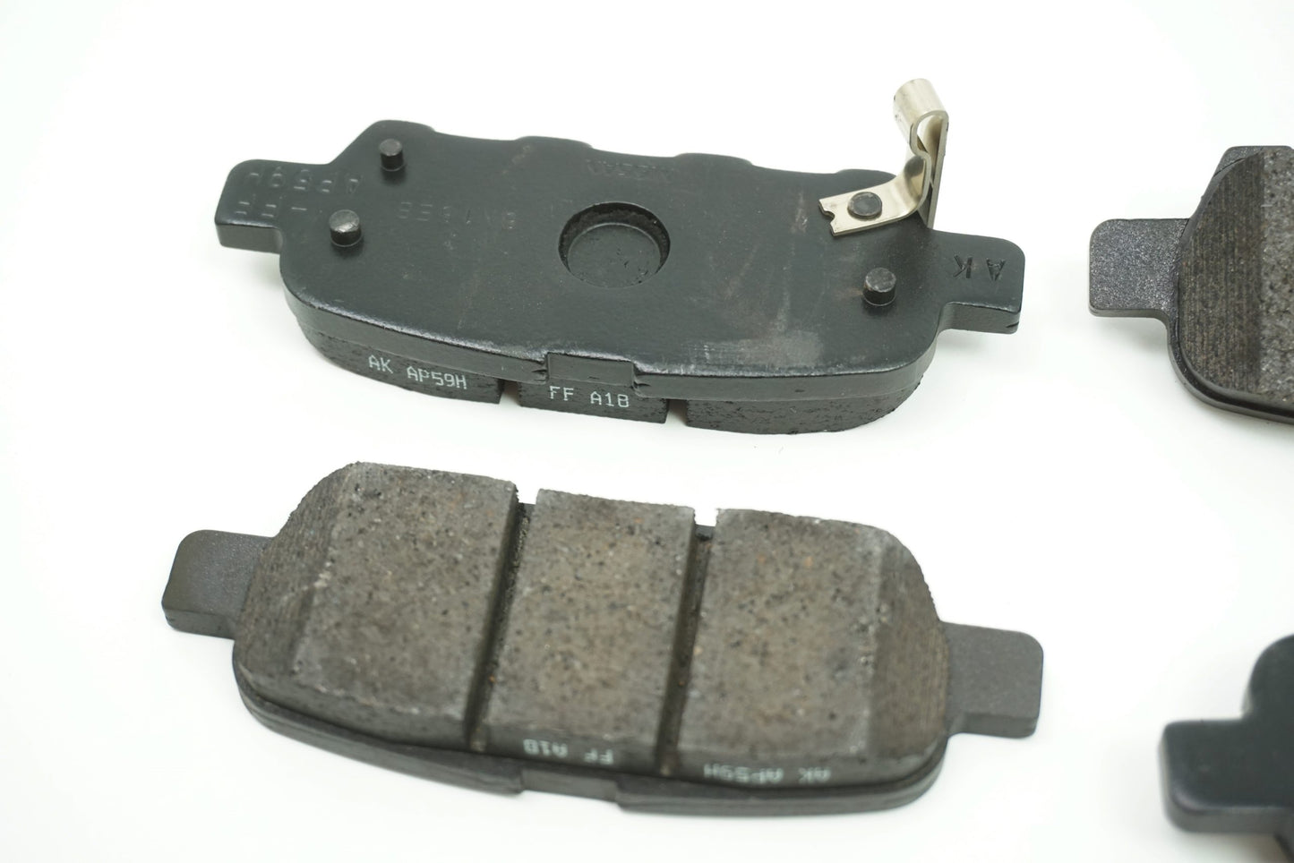 Pièce d'origine Plaquettes de frein arrière pour Renault Koleos I 410601408R