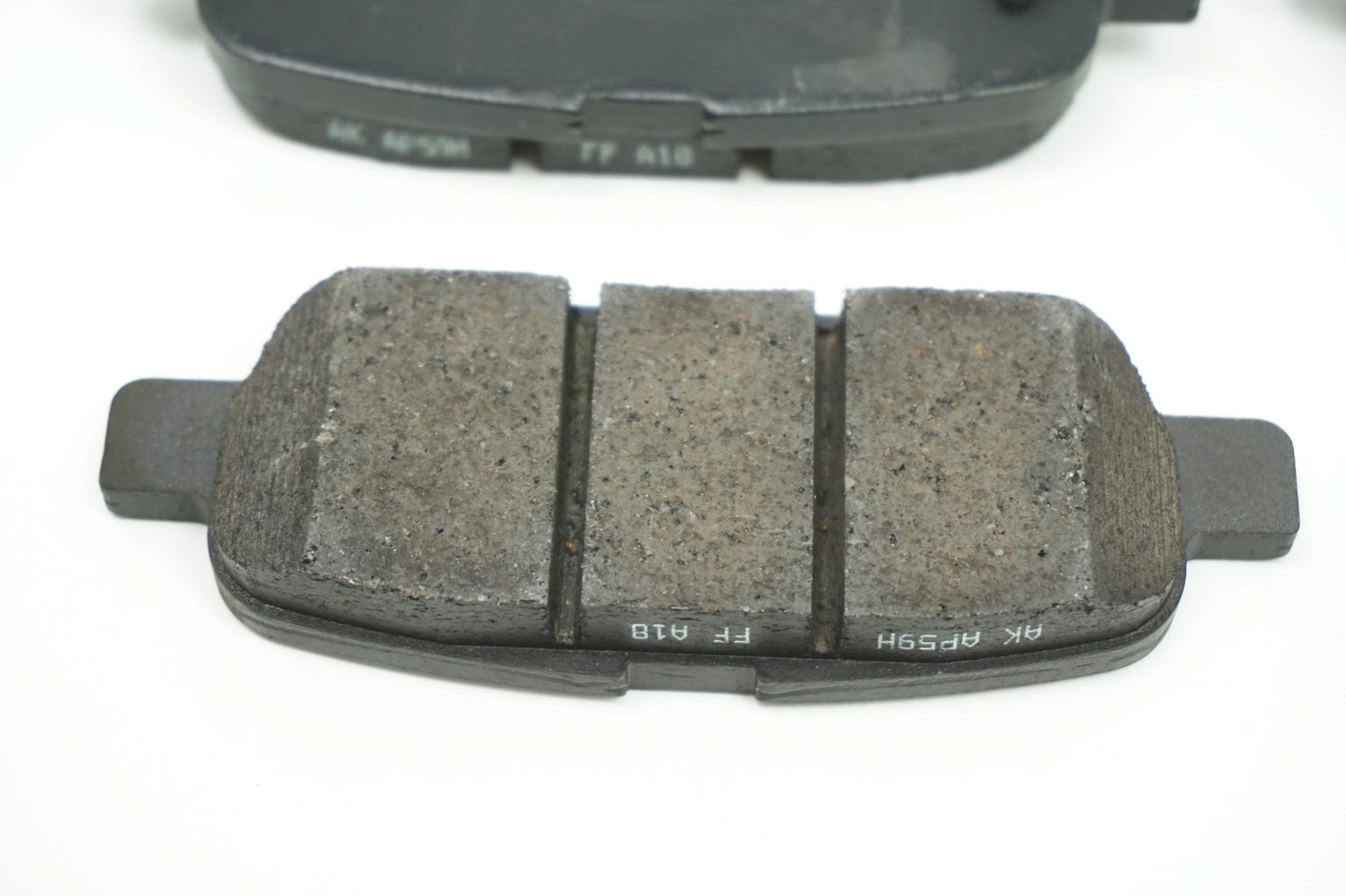 Pièce d'origine Plaquettes de frein arrière pour Renault Koleos I 410601408R
