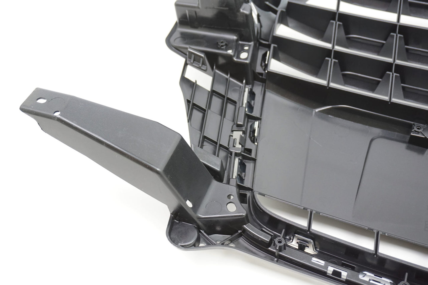 Pièce d'origine Calandre pour Audi Q3 8V restylé 8U0853653M
