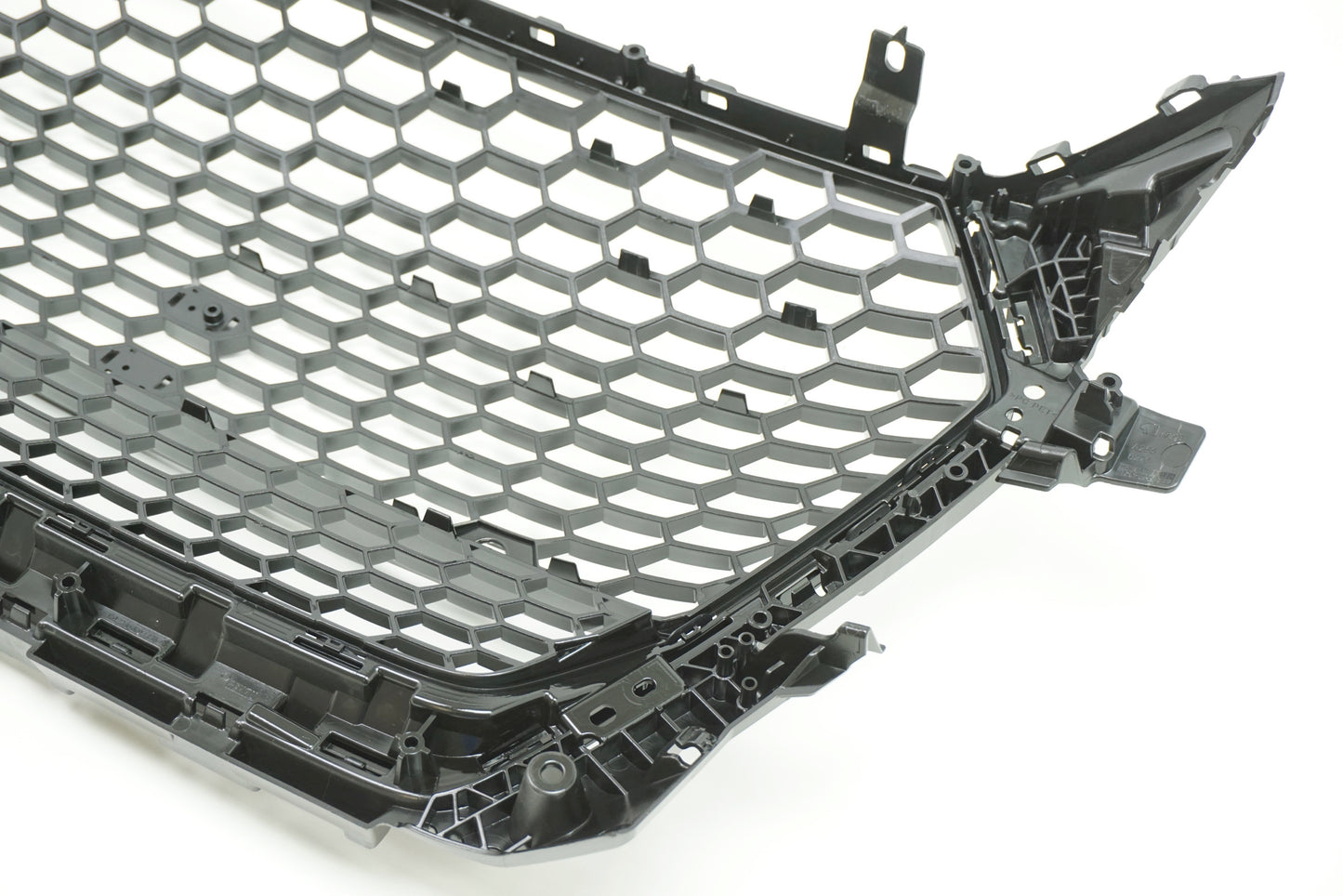 Pièce d'origine Calandre pour Audi TT RS 8S Quattro 8S0853653A