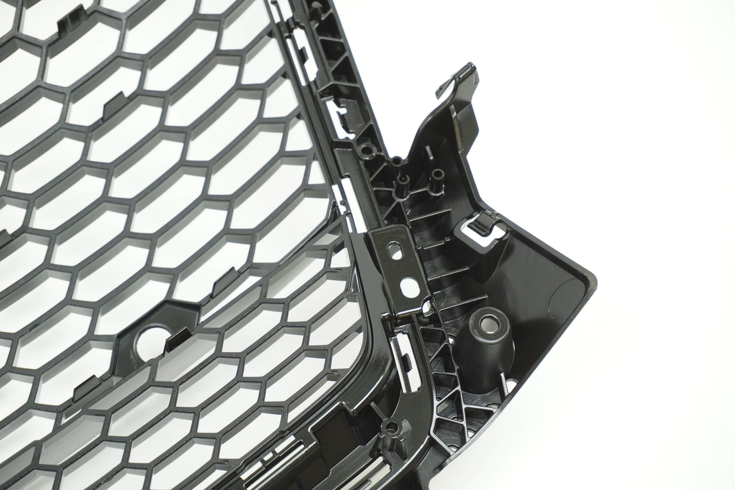 Pièce d'origine Calandre pour Audi TT RS 8S Quattro 8S0853653A