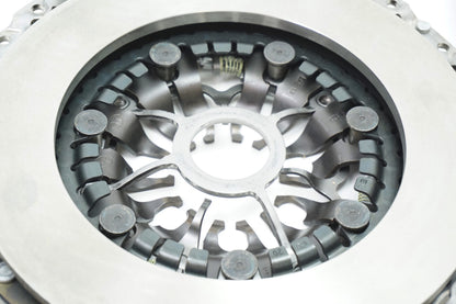 Pièce d'origine Kit d'embrayage pour Renault Dacia 302057908R