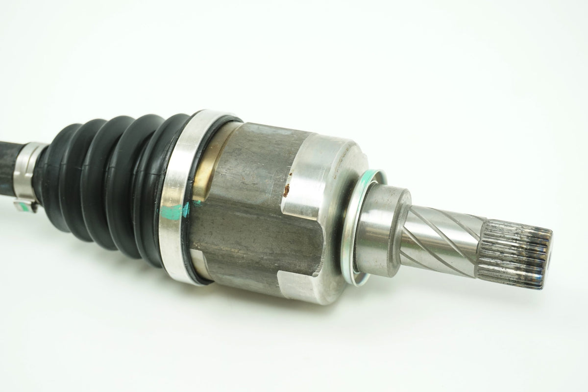 Pièce d'origine Cardan gauche pour Renault Megane II 391010737R