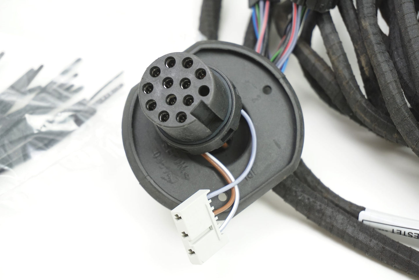 Pièce d'origine Faisceau électrique d'attelage pour Renault Master III 8201657126