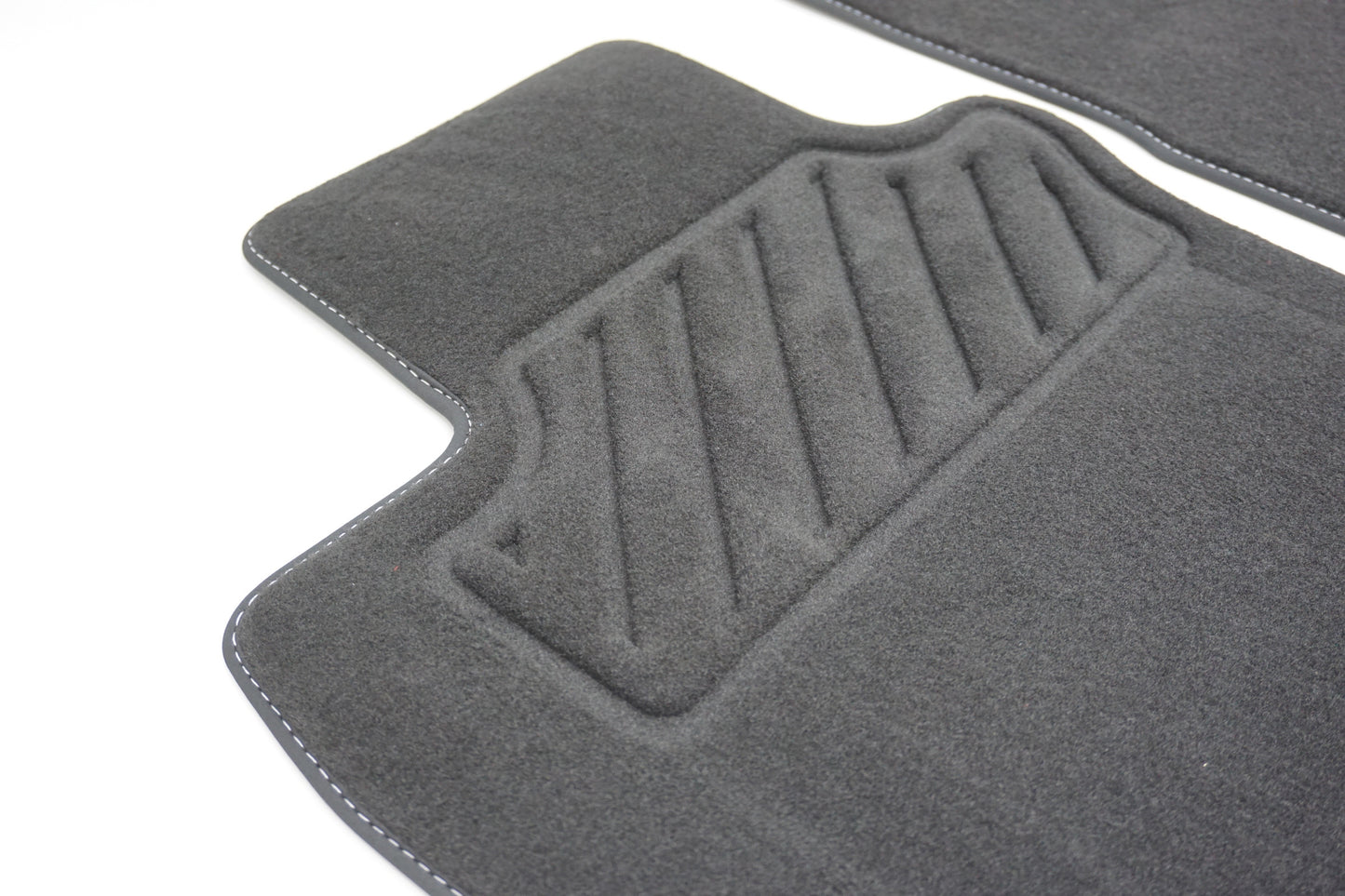 Pièce d'origine Tapis de sol velours pour Renault Clio IV 8201657948