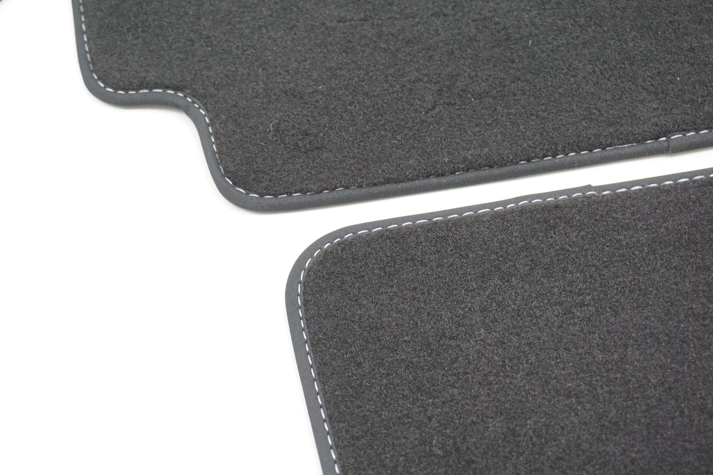 Pièce d'origine Tapis de sol velours pour Renault Clio IV 8201657948