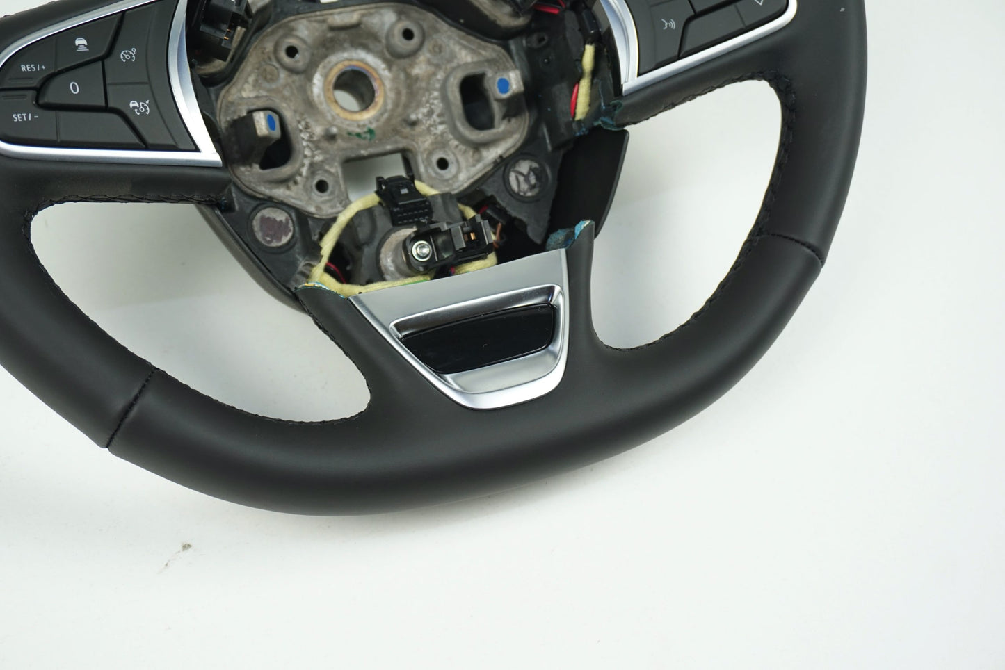 Pièce d'origine Volant cuir chauffant pour Renault Talisman 484005031R
