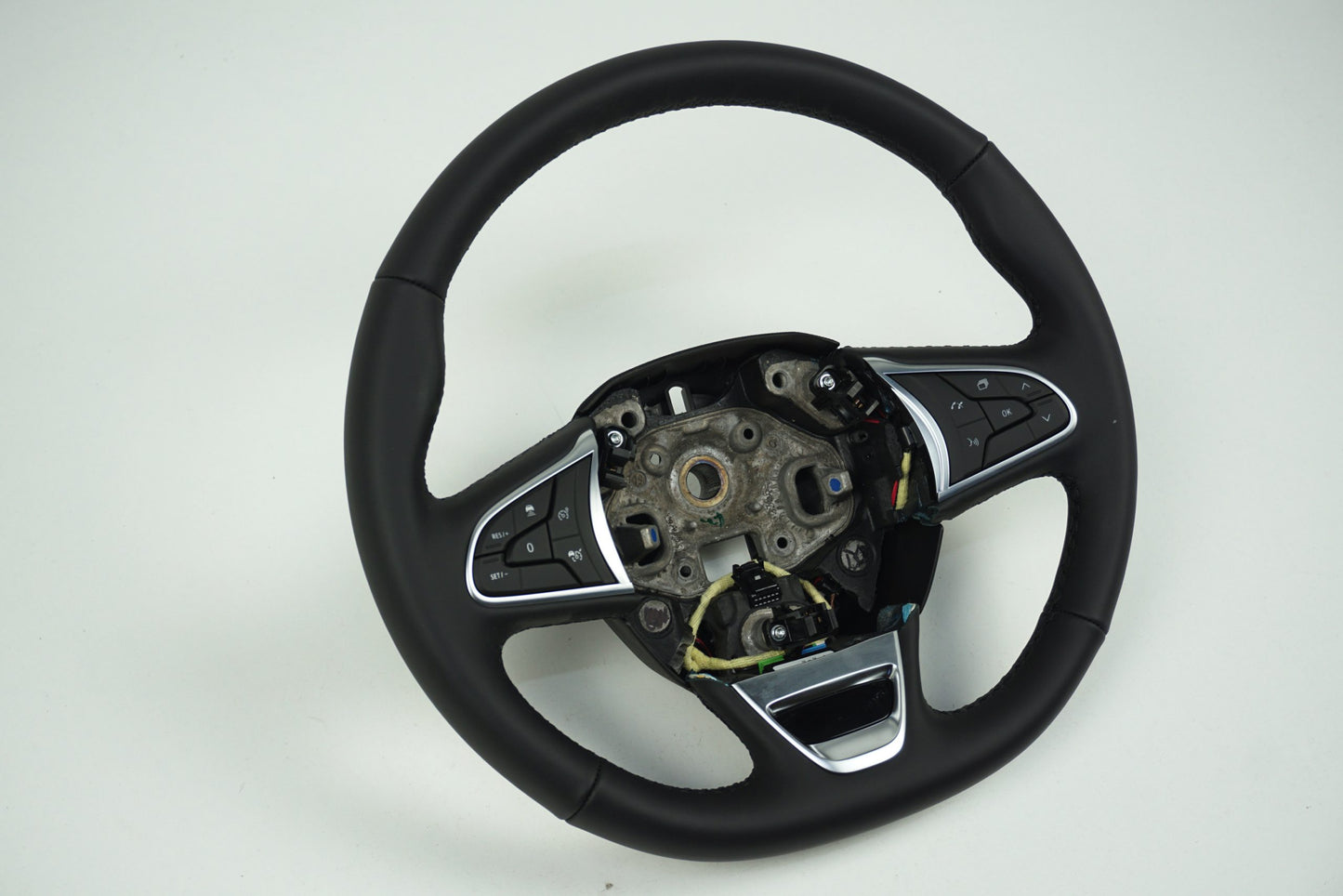 Pièce d'origine Volant cuir chauffant pour Renault Talisman 484005031R